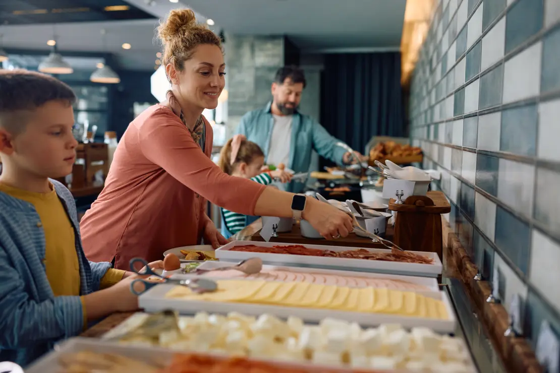 Açık Büfede Sağlıklı Seçimler Nasıl Yapılır? image